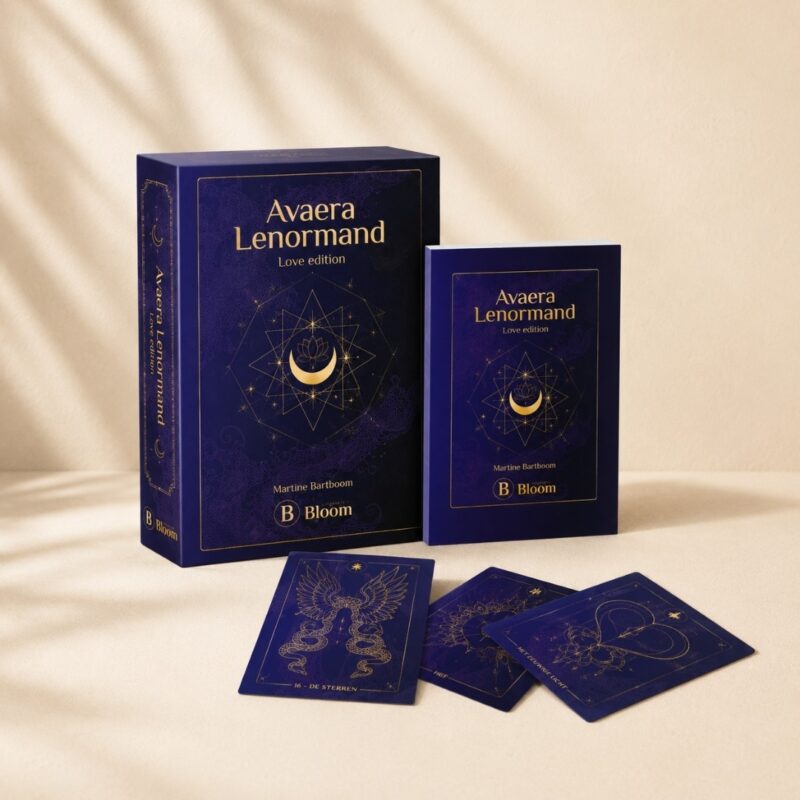 SET Avaera Lenormand staand met achtergrond