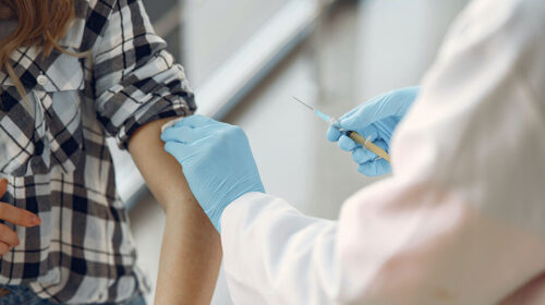 Corona vaccin risico bijwerkingen Carla Bloom web