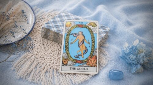 Emily Taels tarot kleuren artikel Bloom header finaal
