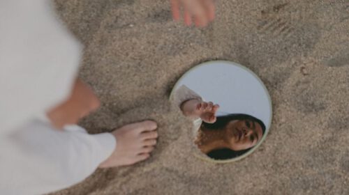 Grietje Voeten moe van spiegelwerk header artikel Bloom
