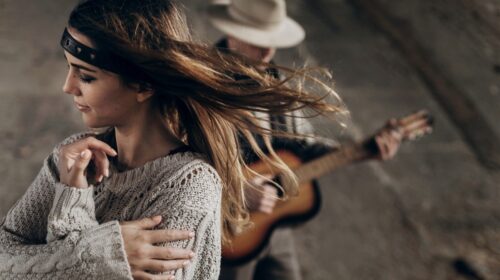 Met welk sterrenbeeld ga jij op date header artikel Bloom