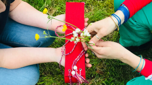 Review Menarche Ritueel Box eerste menstruatie Maëlle Pouppez header artikel Bloom