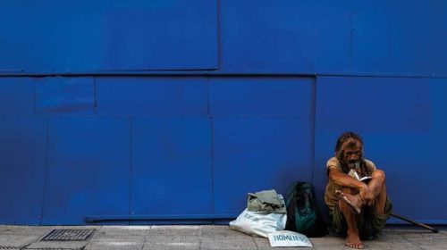 Steenrijk straatarm geld geluksgevoel Bloom web