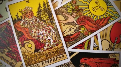 Van beeld naar betekenis waarom Rider Waite de standaard is in tarot Emily Taels header artikel Bloom
