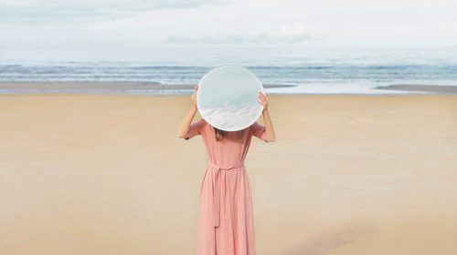 Veerle Dobbelaere vertragen header zee Bloom web