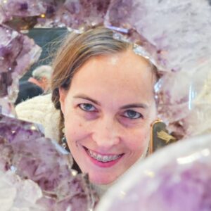 Kracht van Edelstenen lezing Spirituele Beurs Bloom Fairs Nathalie Sienaert