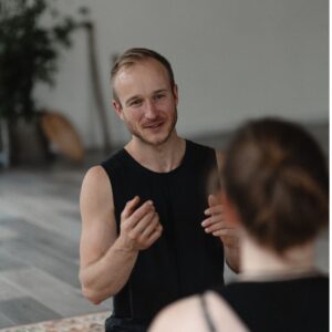 Persoonlijke groei via transformatief lichaamswerk Arnout Gielen Spirituele Bloom Beurs Genk