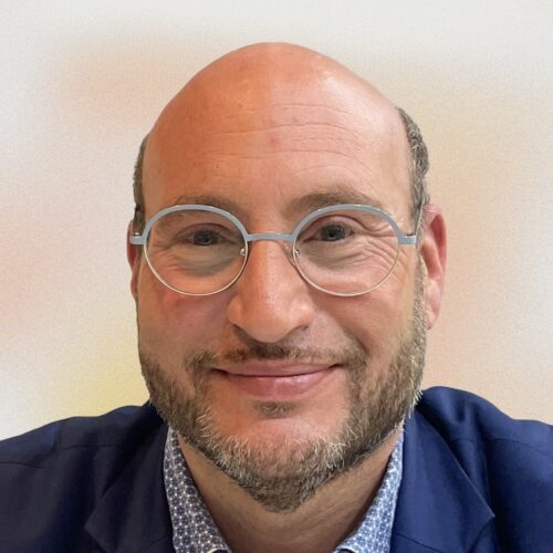 Itai de Leeuw contact met zielen door Blue Eagle Spirituele Beurs Bloom Fairs