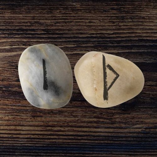 Tarot en Runenlegging Dossier 2024 Thurisaz Isa reversed