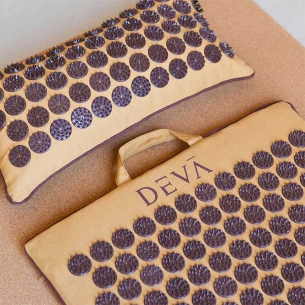 Spijkermat kussen dark yellow mandala bloom1